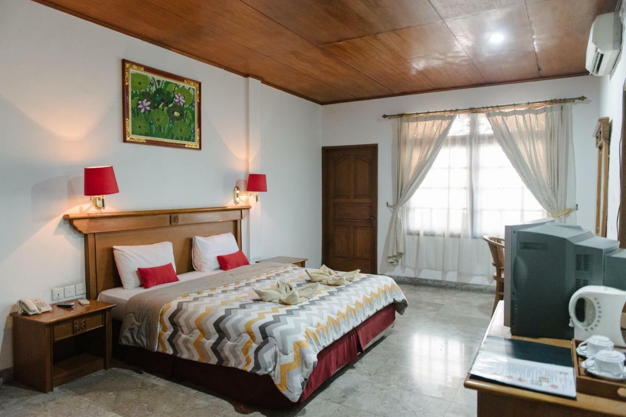 Si Doi Kuta Hotel Kuta  Ngoại thất bức ảnh