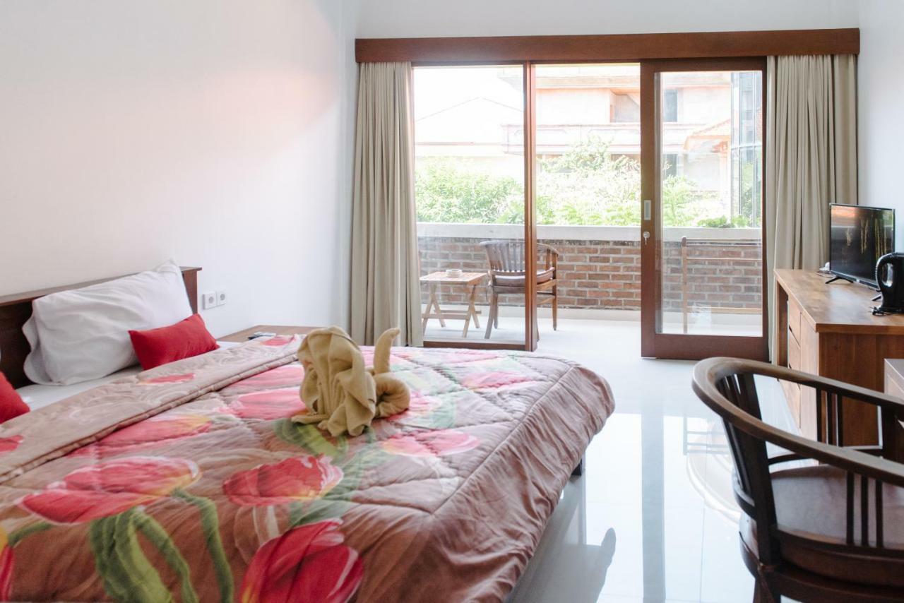 Si Doi Kuta Hotel Kuta  Ngoại thất bức ảnh
