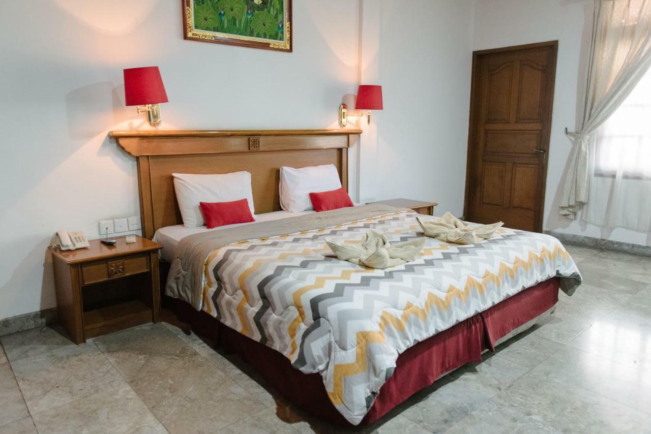 Si Doi Kuta Hotel Kuta  Ngoại thất bức ảnh